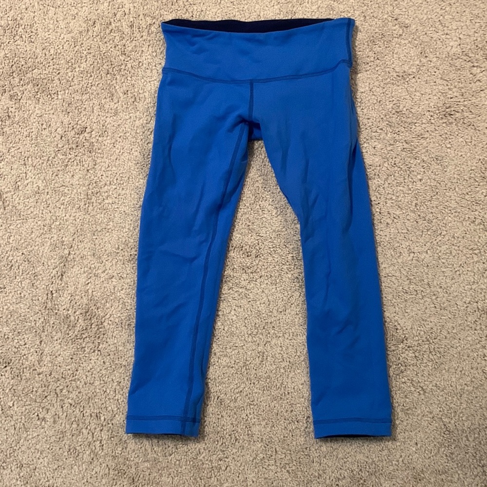 Lululemon reversible cropped leggings size 6